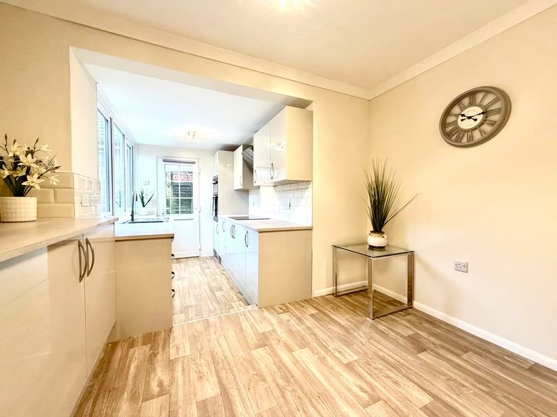 Property photo 2 of 23 Dining Kitchen