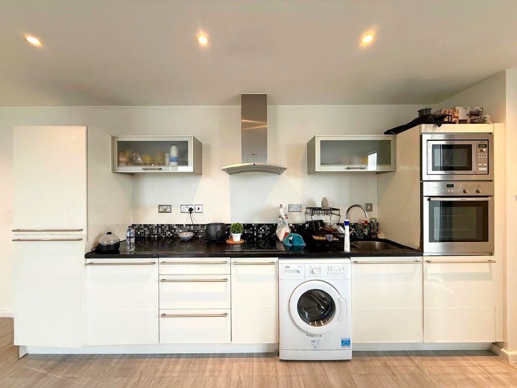 Property photo 3 of 12