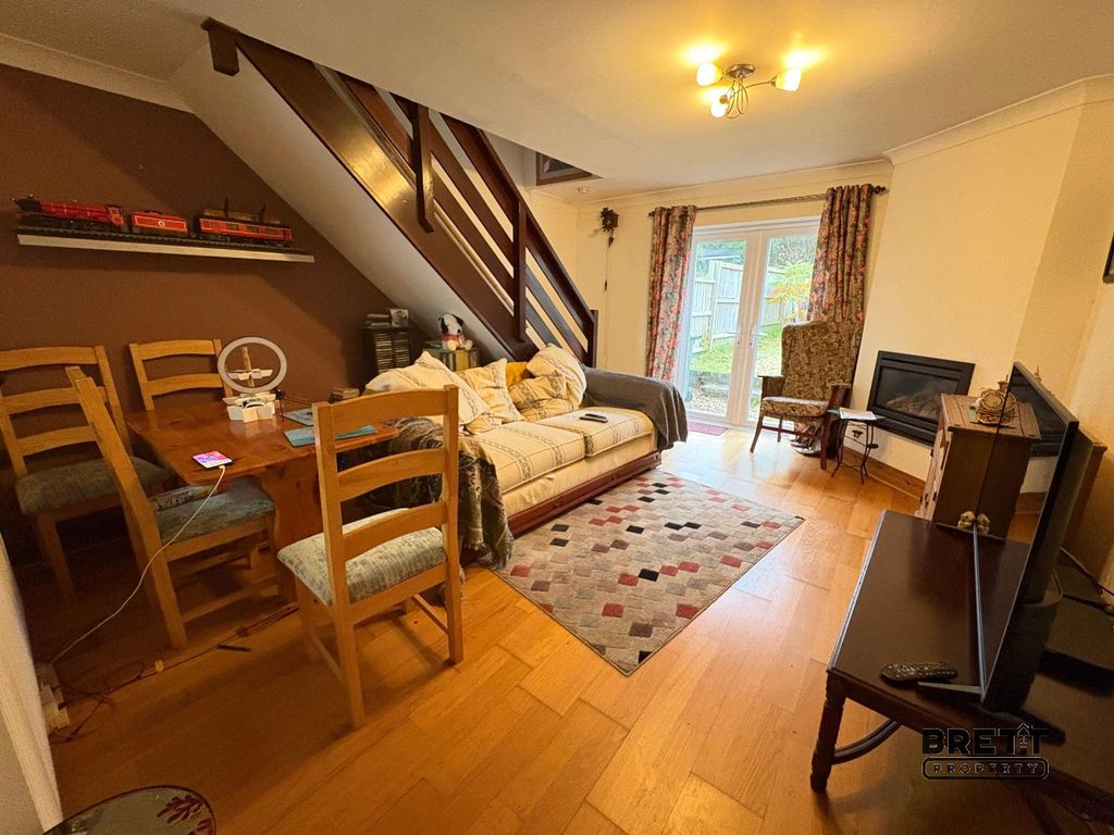 Property photo 2 of 8 Not Specified