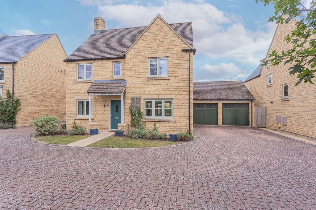 Property photo 1 of 18