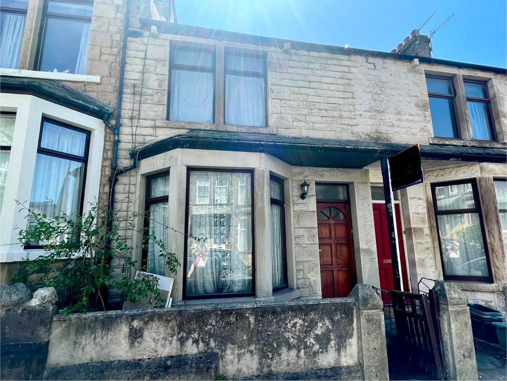 Property photo 1 of 10 External