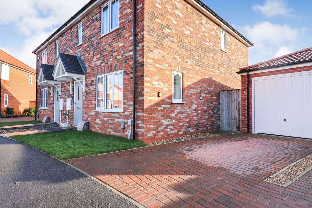 Property photo 1 of 27