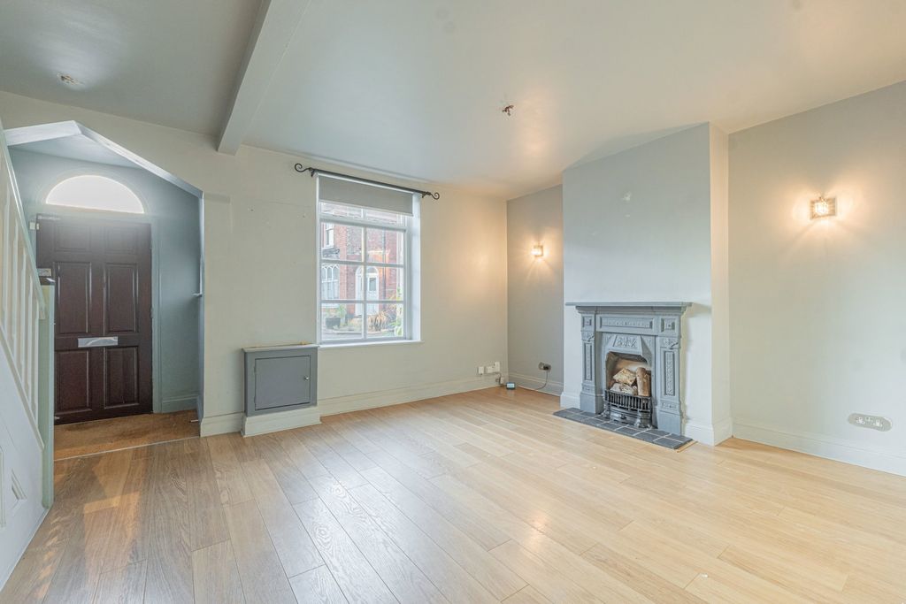 Property photo 3 of 27