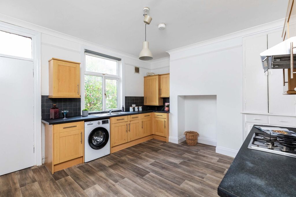 Property photo 3 of 14 Dining Kitchen