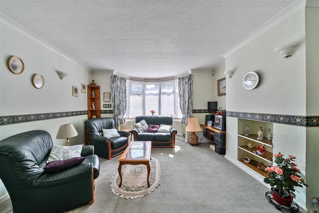 Property photo 2 of 21