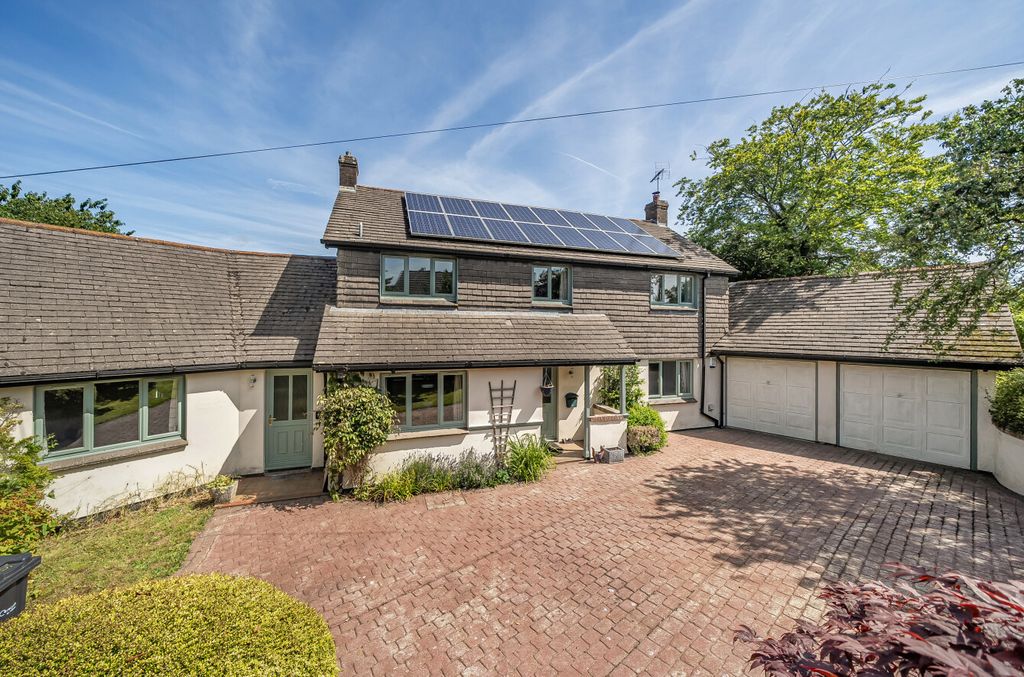 Property photo 1 of 32 1318327-2-686819F...