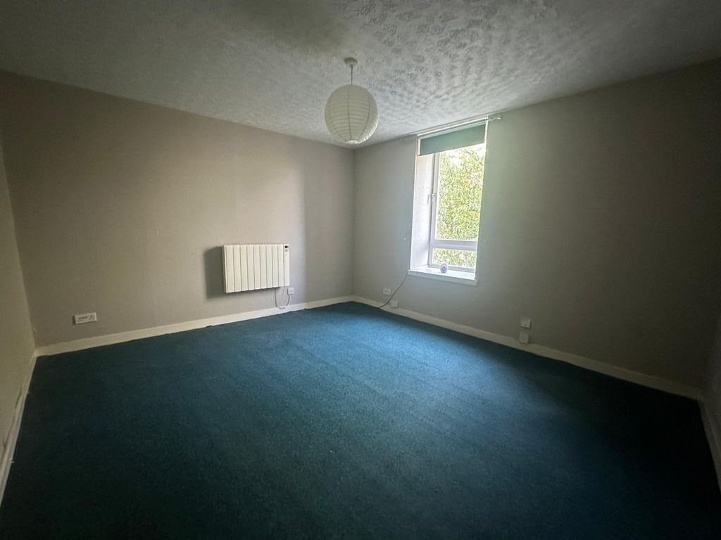 Property photo 2 of 5 Living Room