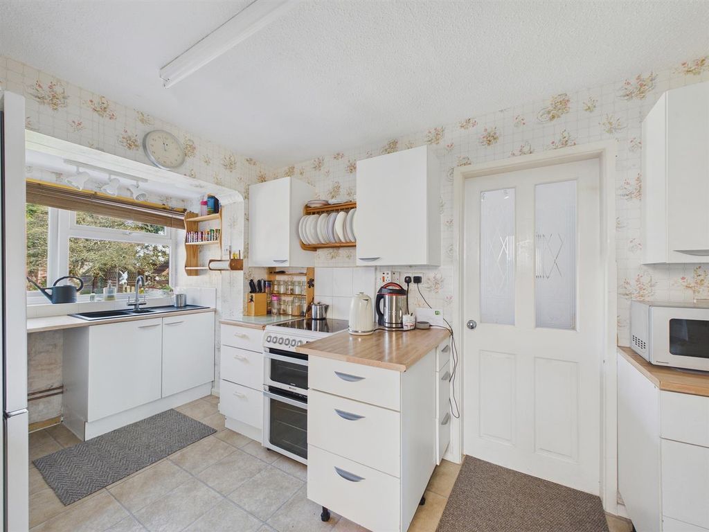 Property photo 3 of 30 Cam03972G0-Pr0286-Still017.Jpg