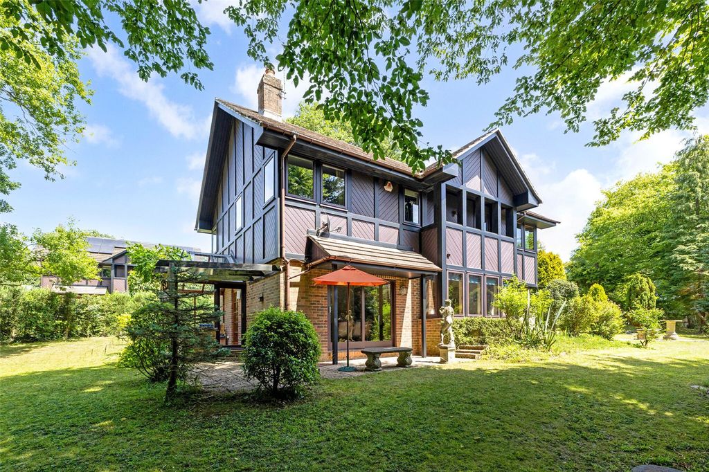 Property photo 1 of 20 Side Elevation