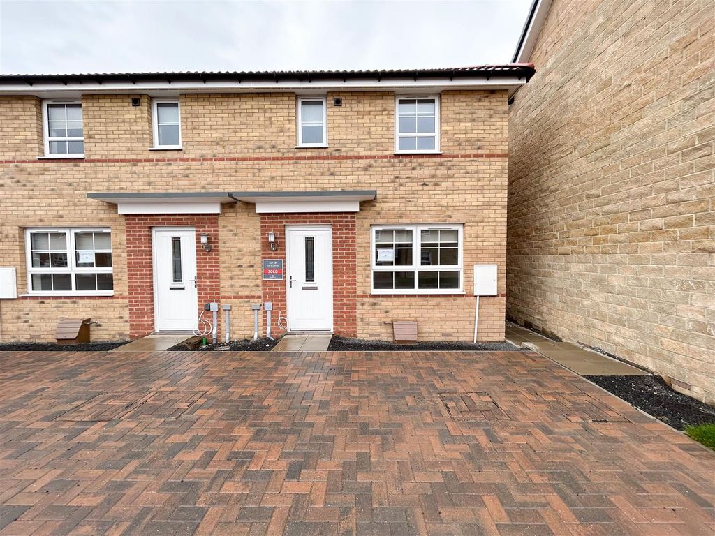 Property photo 1 of 10 Front External