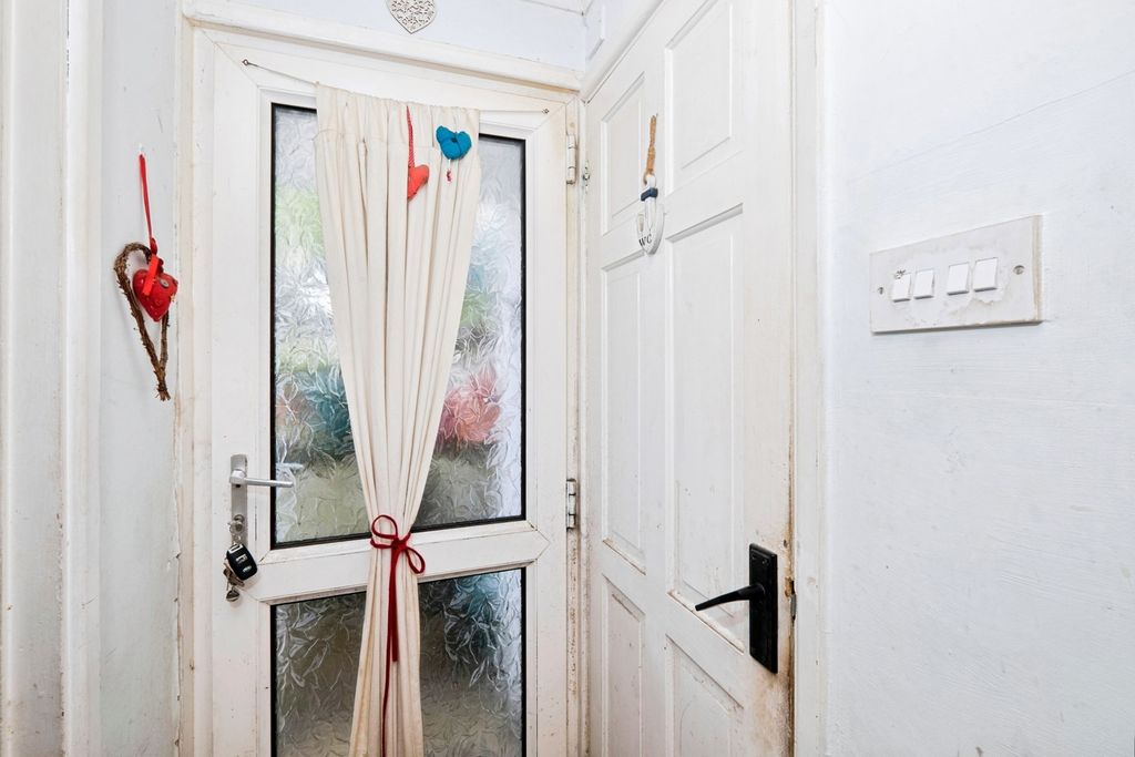 Property photo 3 of 20 Pbox-Img.Jpg