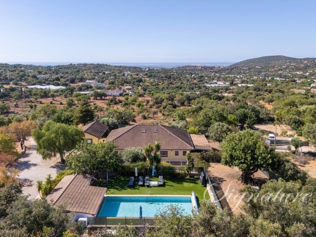 Property photo 1 of 60 A 5-Bedroom Villa In A Secluded Area Of Santa Bárbara De Nexe, With Magnifcent Ocean Views
