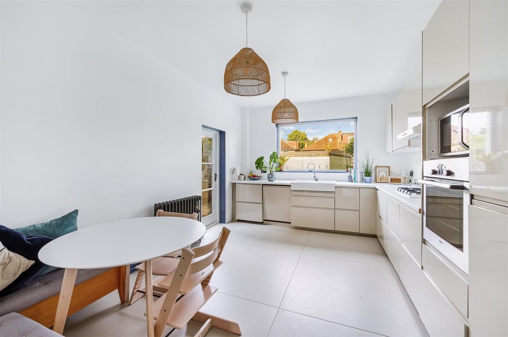 Property photo 3 of 16 96 Goldsmith Avenue-5.Jpg