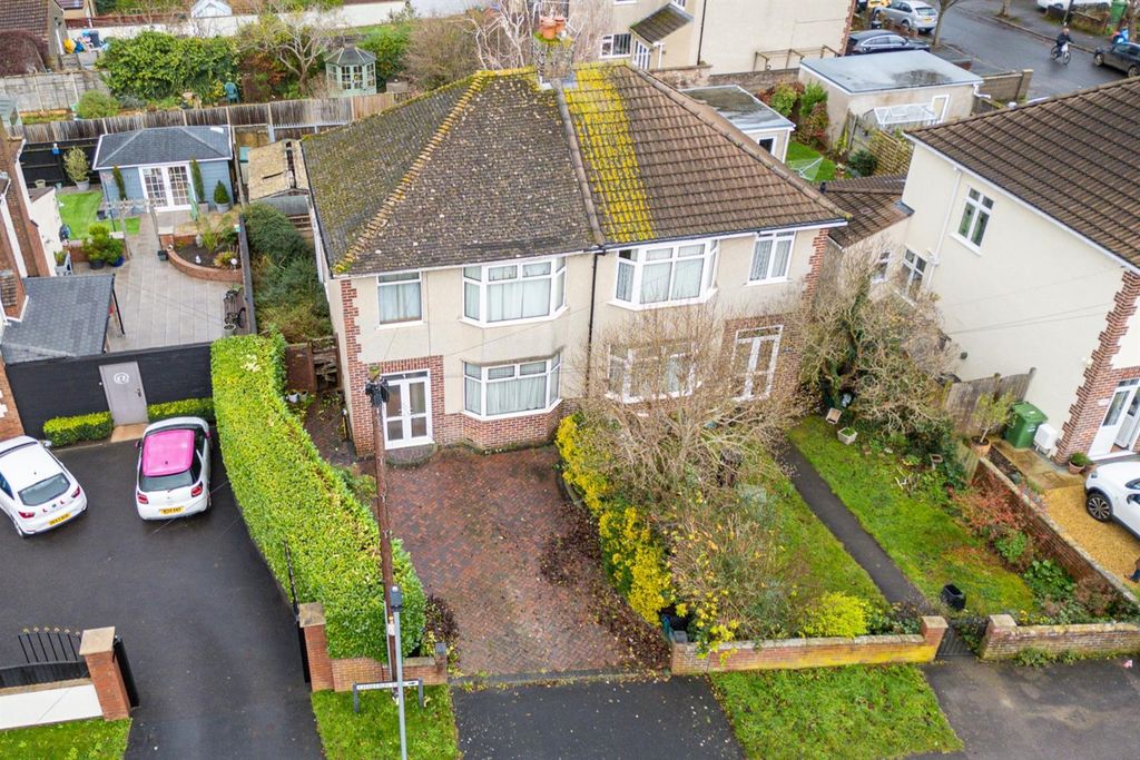 Property photo 1 of 33 1 Charlton Park, Keynsham, Bristol Bs31 2Na | Free