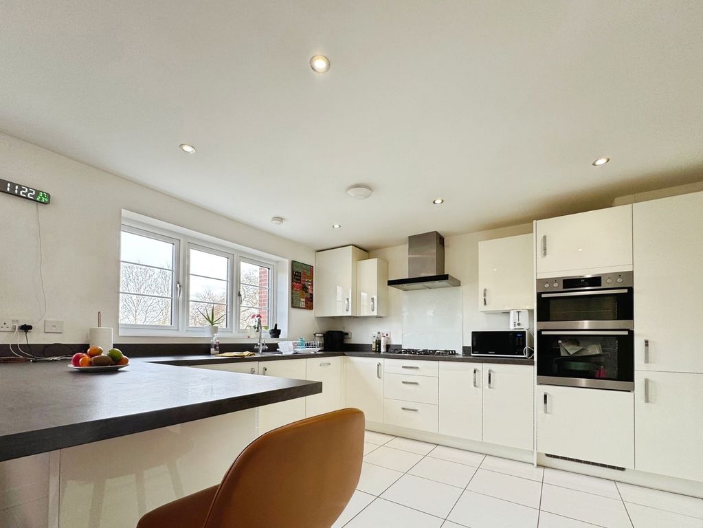 Property photo 3 of 29 Pbox-Img.Jpg