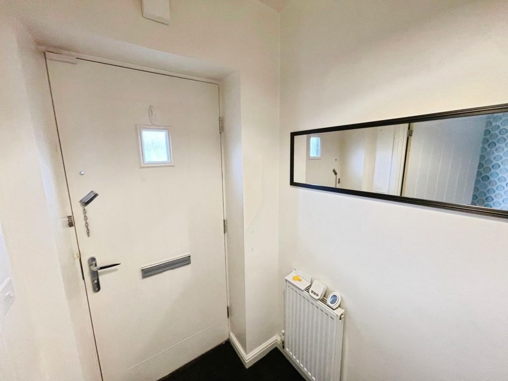 Property photo 2 of 24 Hall