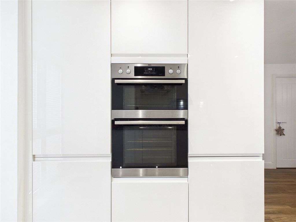 Property photo 3 of 28 Picture 3