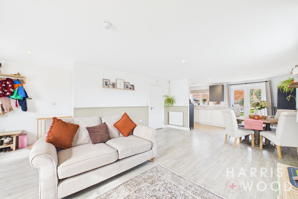 Property photo 2 of 20 5574595