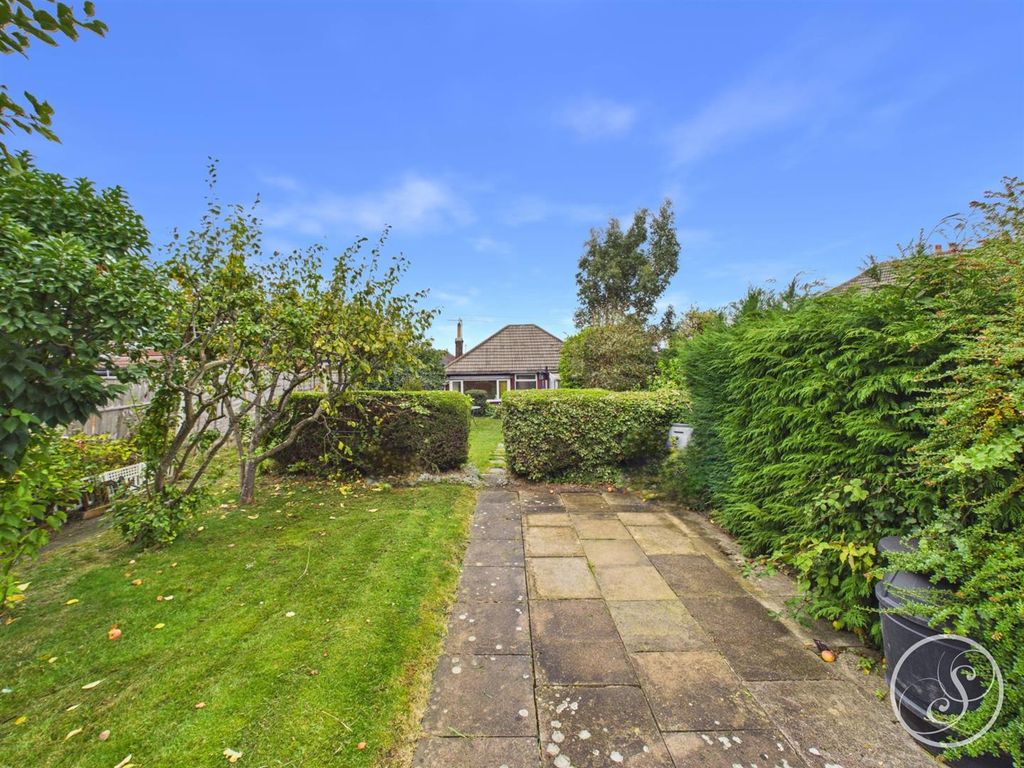 Property photo 3 of 18 External