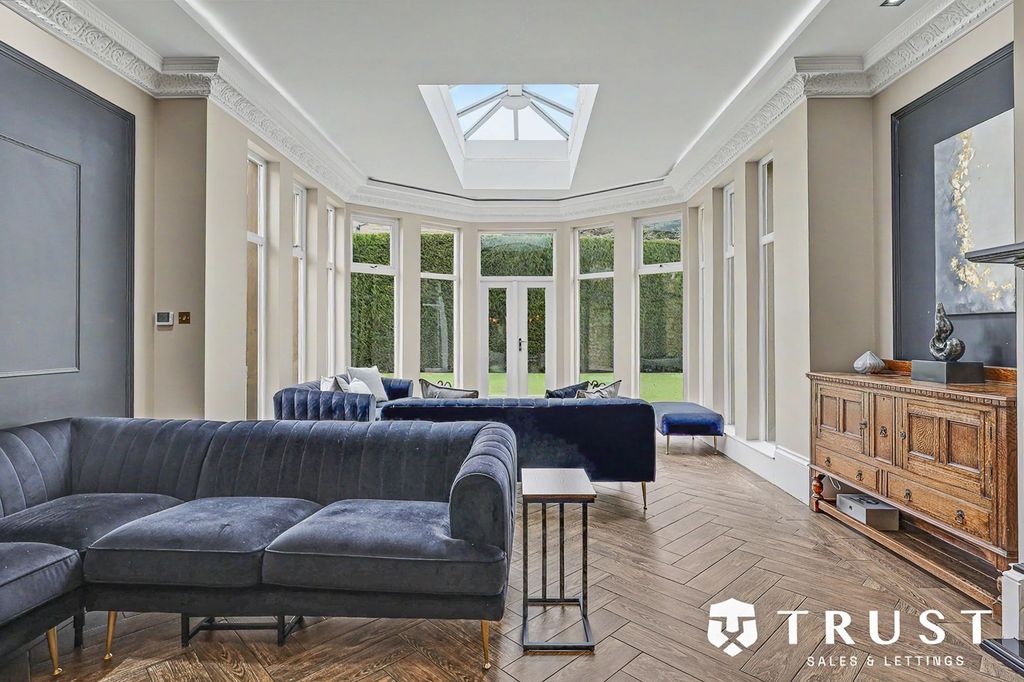 Additional image 5 of 6 bed detached house for saleStation Lane, Birkenshaw BD11