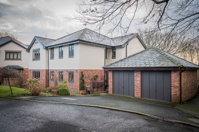 Property photo 1 of 54 54