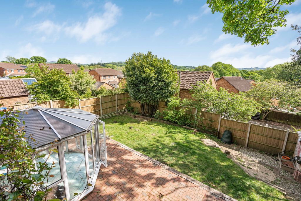 Property photo 2 of 32