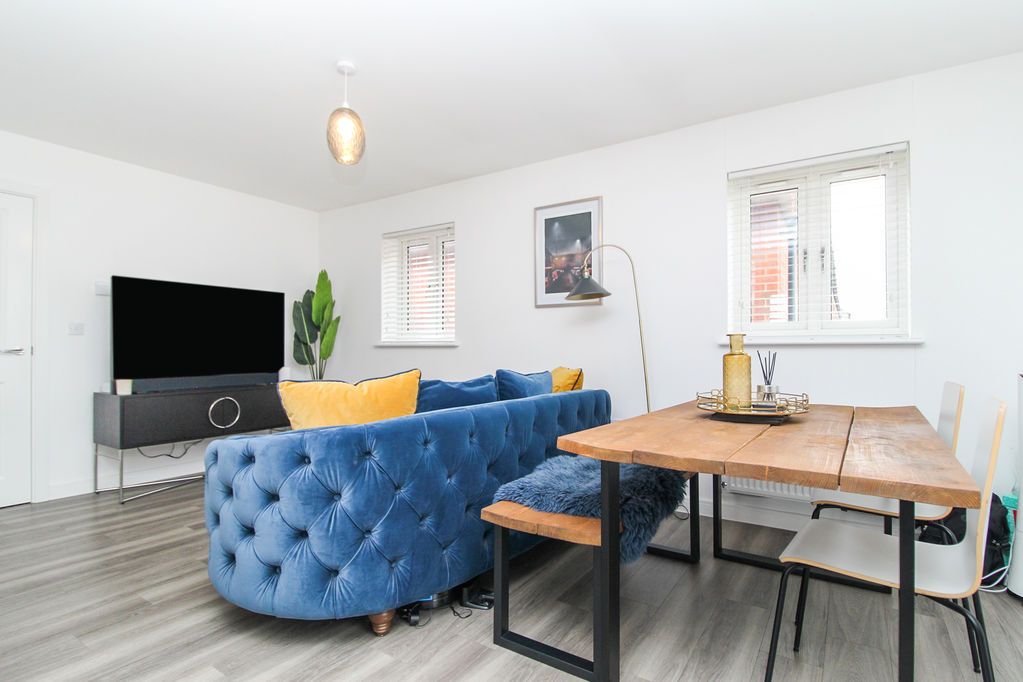 Property photo 3 of 12 Living Room/Diner