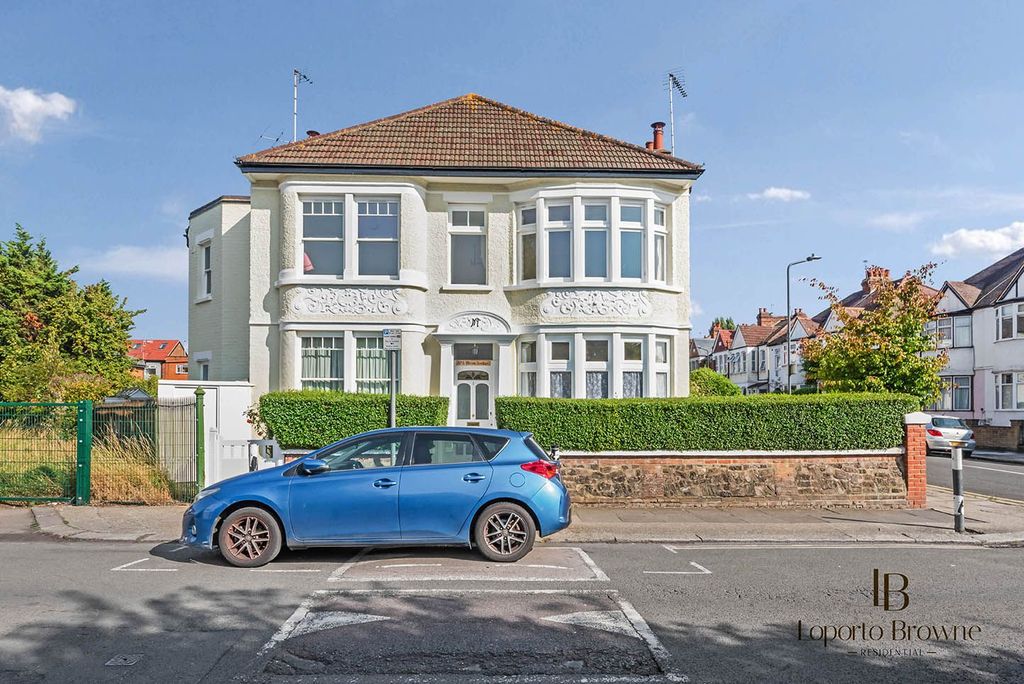 Property photo 1 of 18