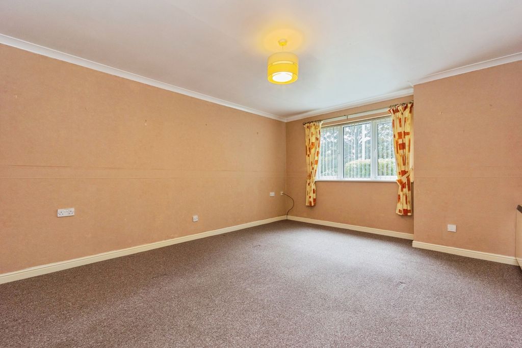 Property photo 3 of 17 Photo