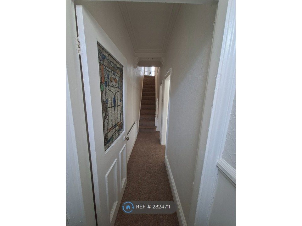 Property photo 2 of 9 Entry Hallway