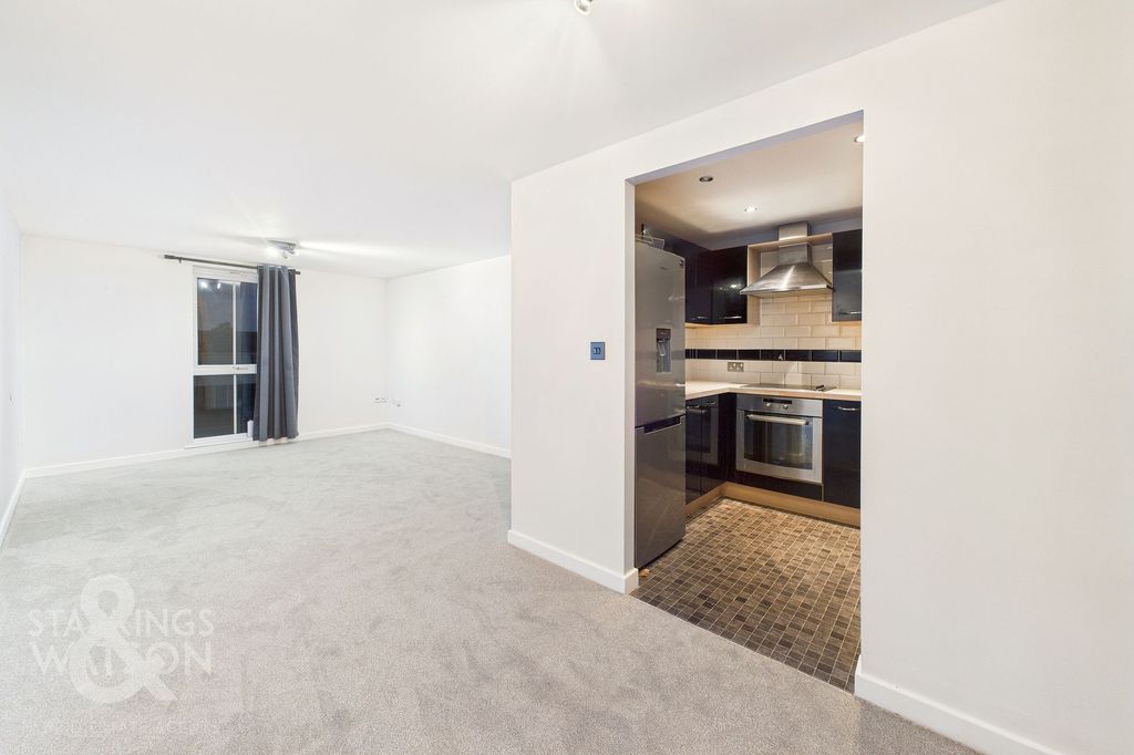 Property photo 3 of 15