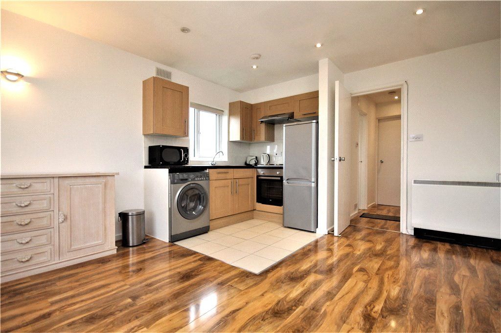 Property photo 2 of 10 Kitchen