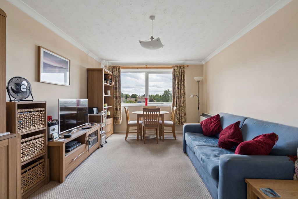 Property photo 3 of 11