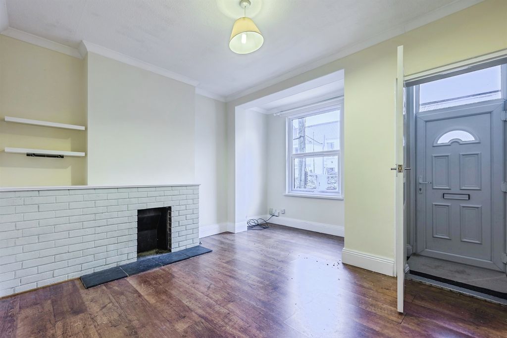 Property photo 3 of 20