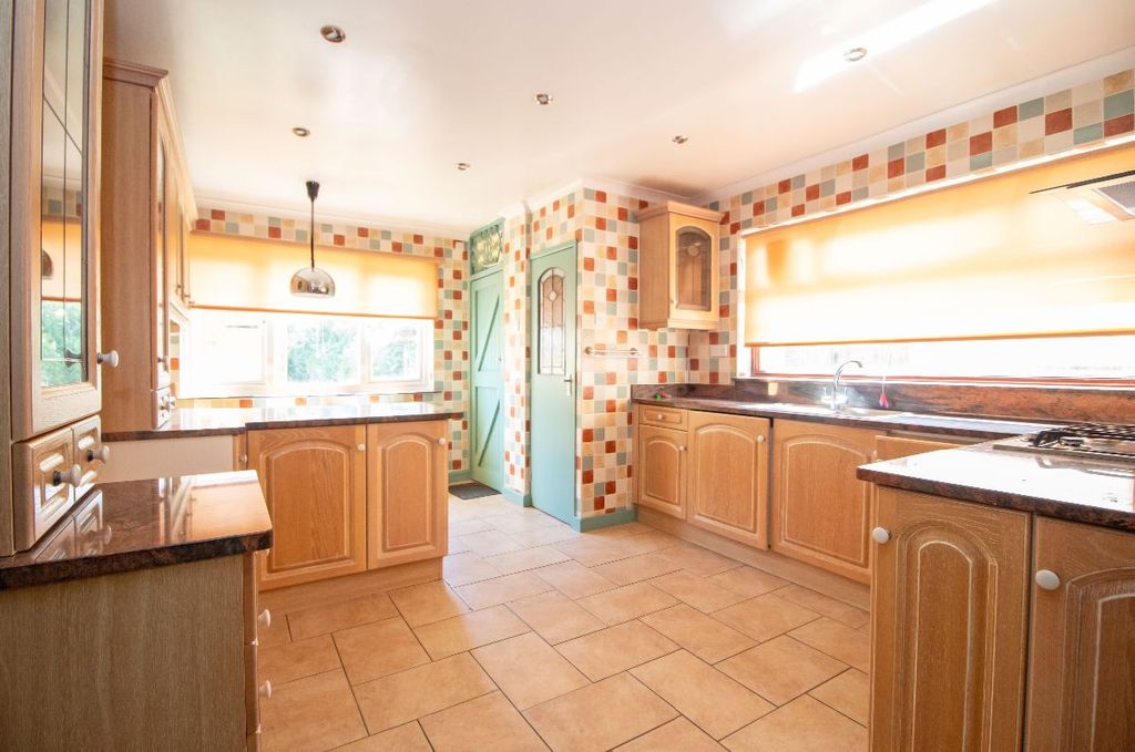 Property photo 2 of 26