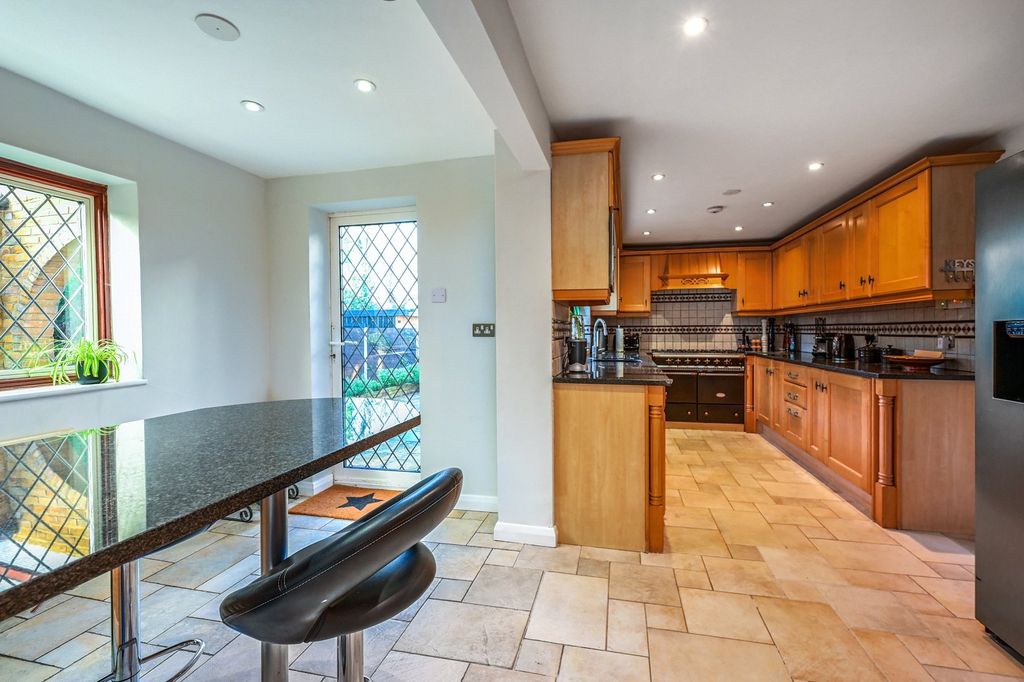 Property photo 2 of 30 Picture No. 22