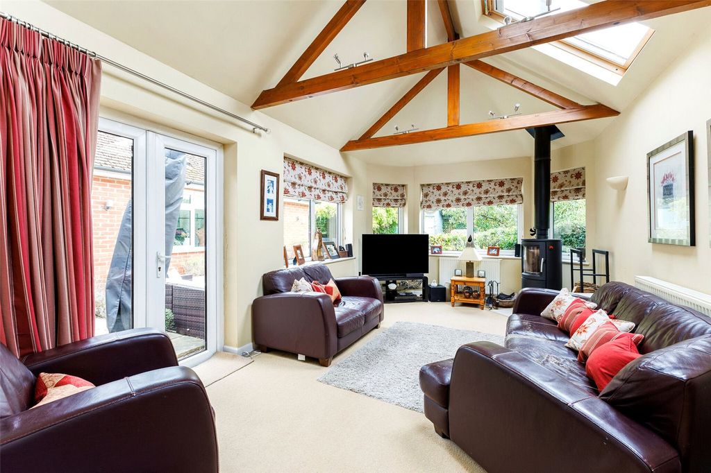Property photo 3 of 22 Picture No. 02
