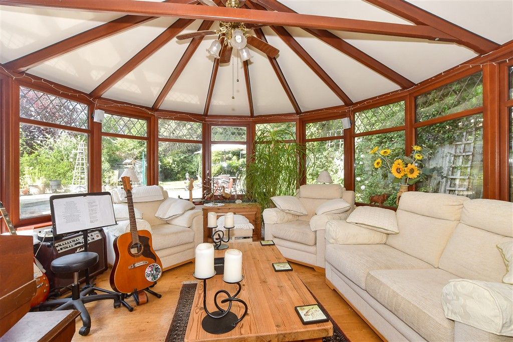 Property photo 3 of 18 Conservatory