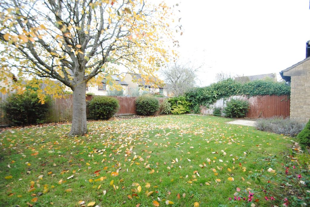 Property photo 2 of 20