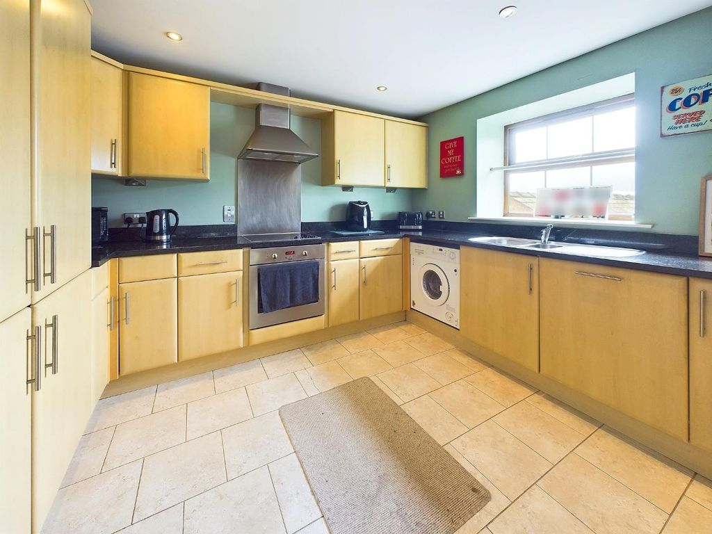 Property photo 3 of 10 Cam01268G0-Pr0190-Still007.Jpg