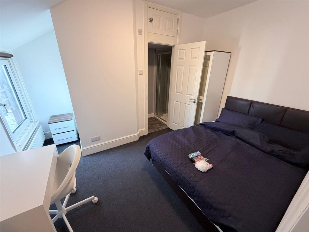 Property photo 2 of 6 Original-01B037Bc-Bb7A-4F32-85C5-6C5187C89Eec.Jpeg