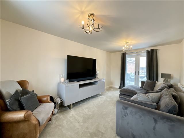 Property photo 2 of 19 Lounge