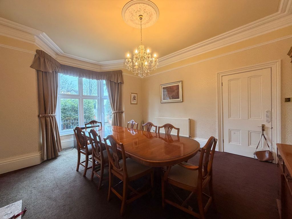 Property photo 3 of 49