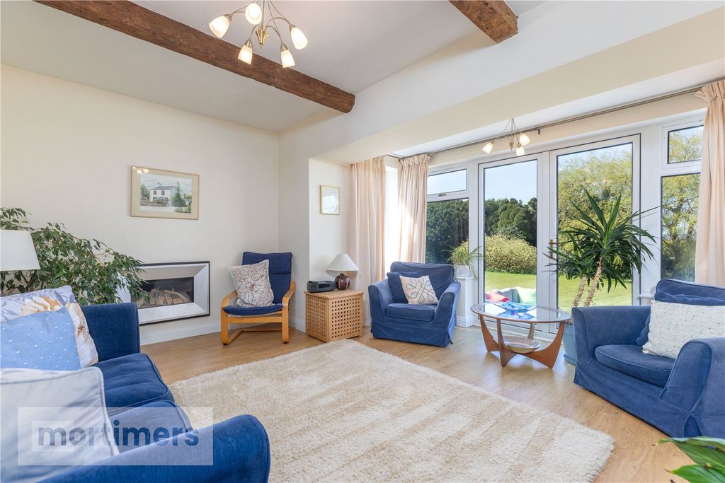 Property photo 3 of 30 Sitting Room