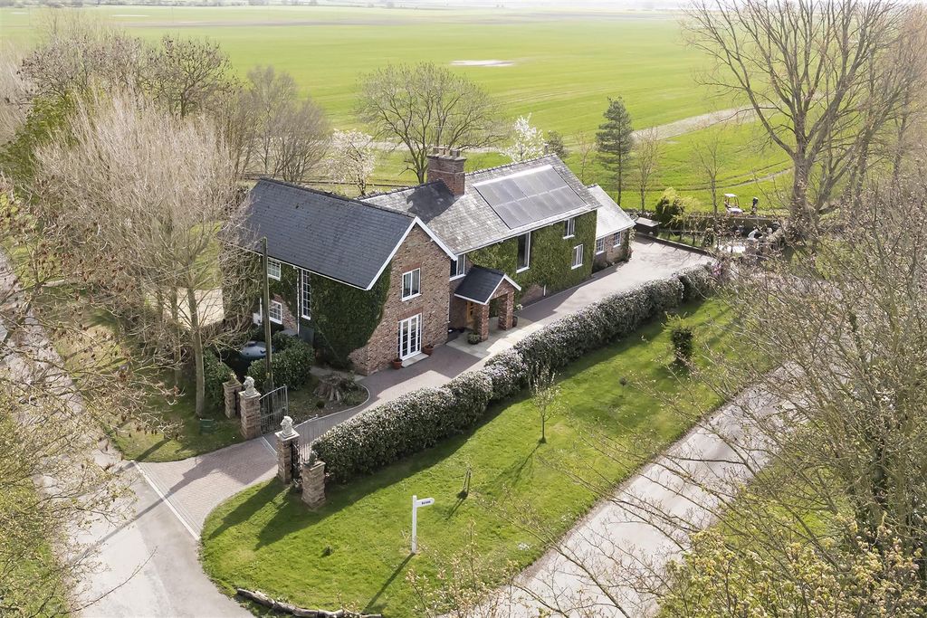 Property photo 1 of 33 005 - Three Farthings.Jpg