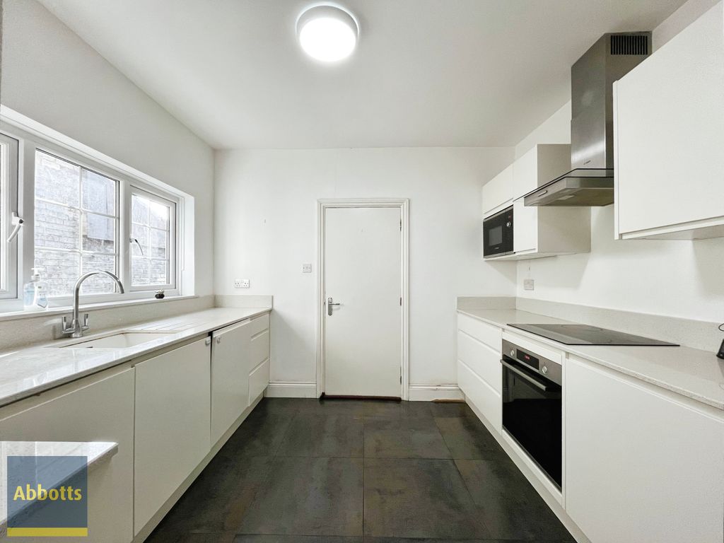 Property photo 2 of 13 Kitchen 2