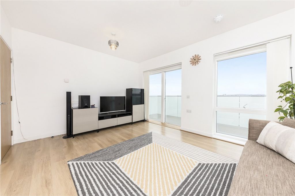 Property photo 3 of 14 Picture No. 05