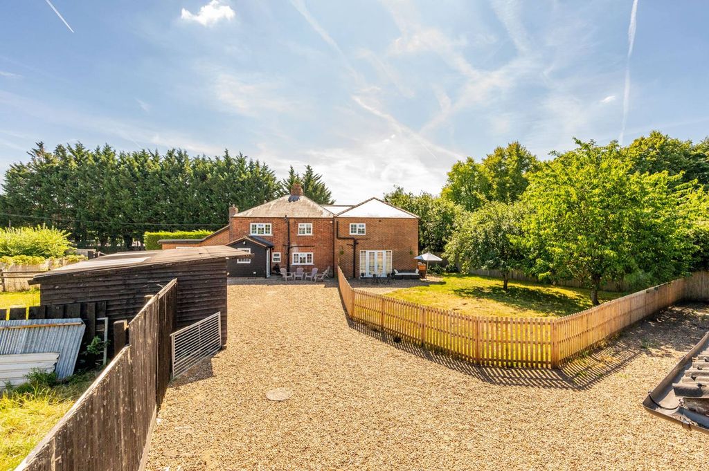 Property photo 2 of 33