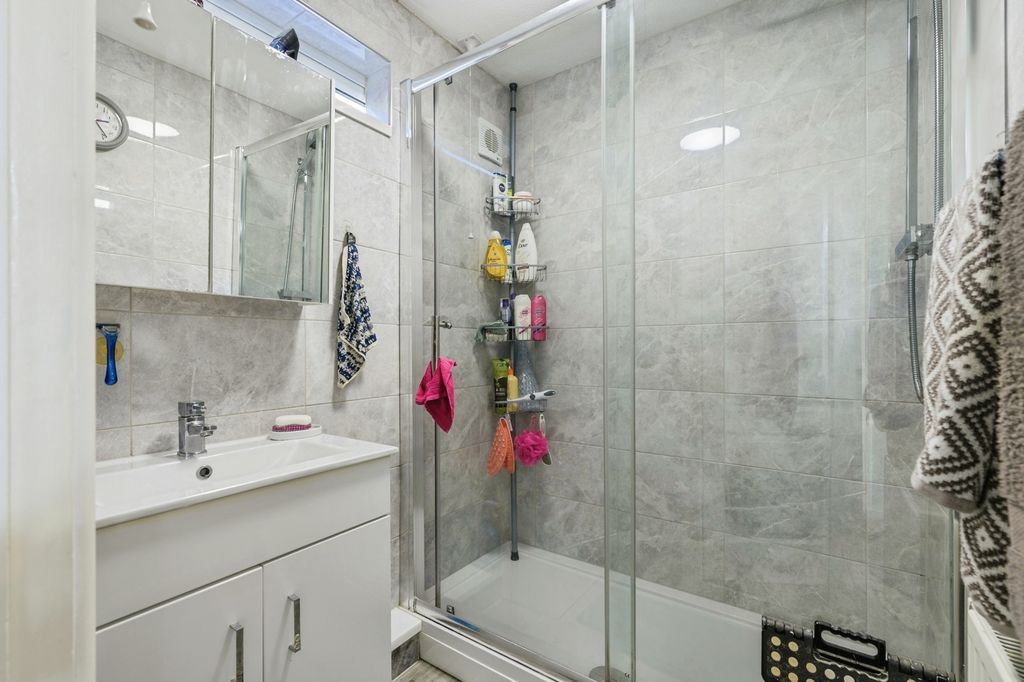 Property photo 3 of 16 Photo