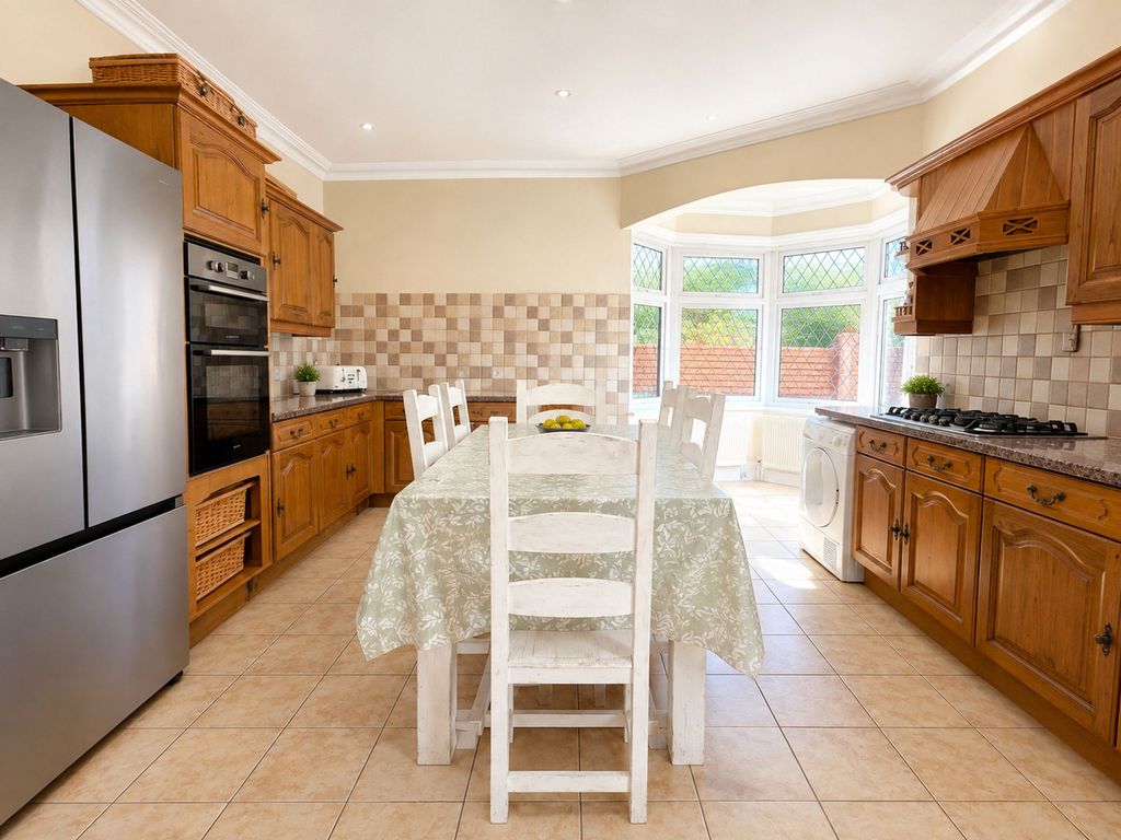 Property photo 2 of 18